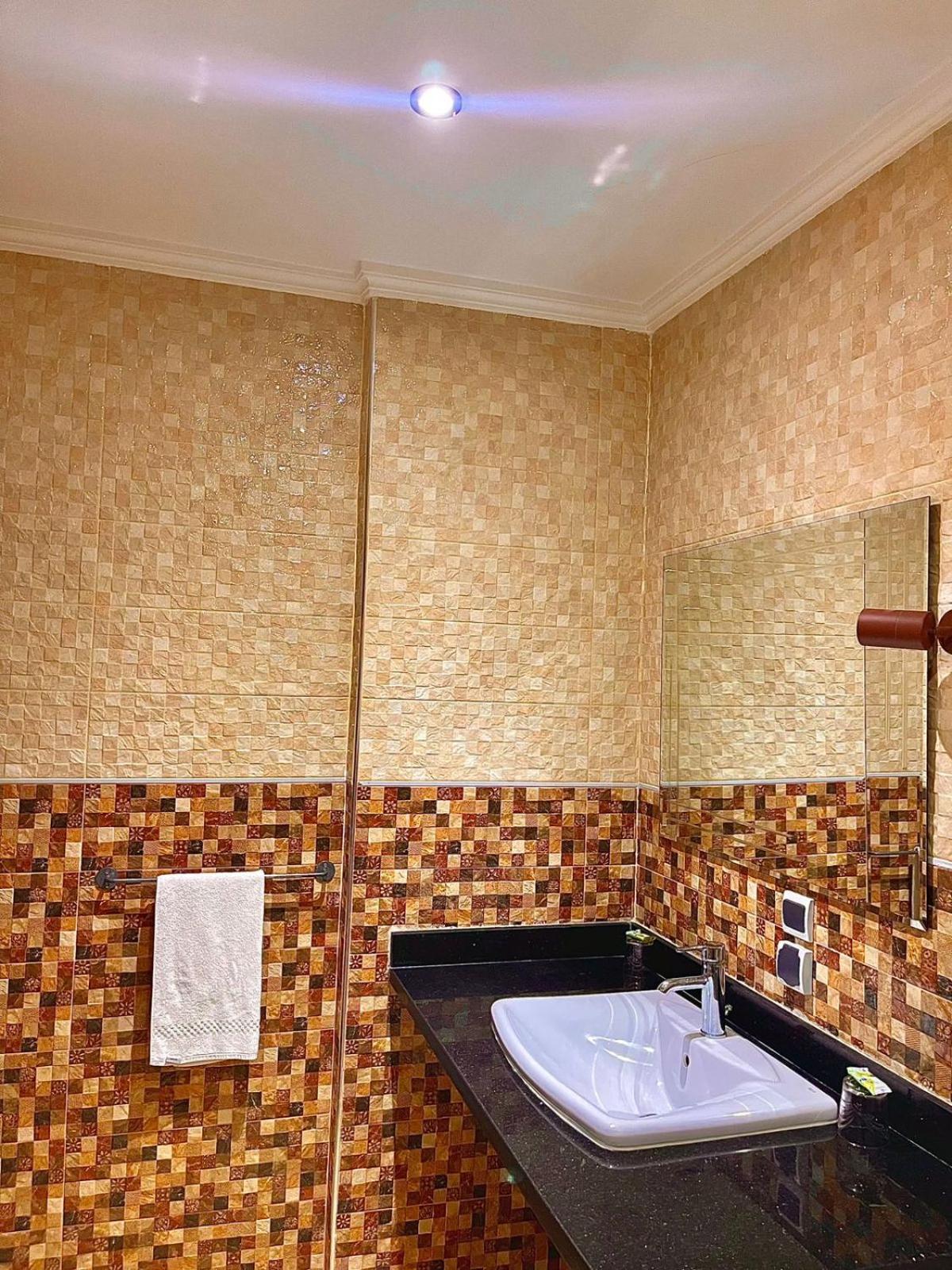 Maison D'Hotes Familiale "Dar Aboulanwar" El Yadida Exterior foto